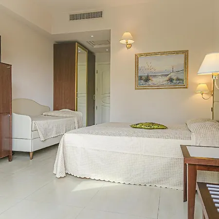 Metropolitan Hotell 3*