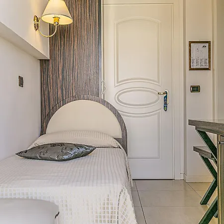 Hotell Metropolitan 3*
