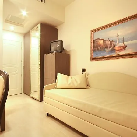 Metropolitan Hotell 3*