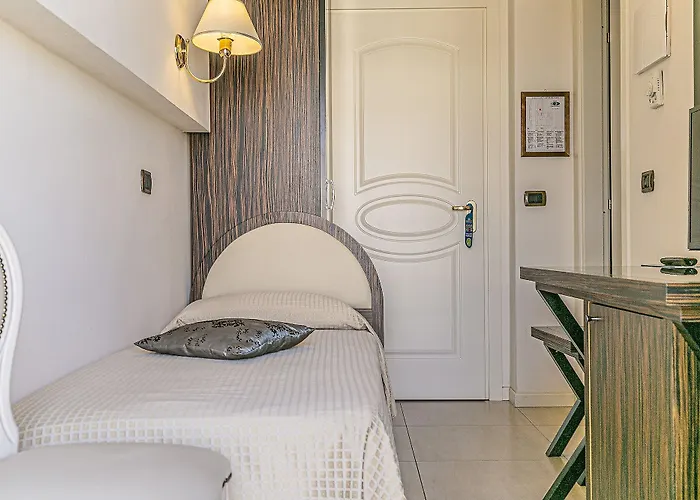 Otel Metropolitan - Bianchi 3*