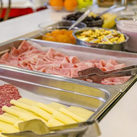 Metropolitan Ξενοδοχείο 3*