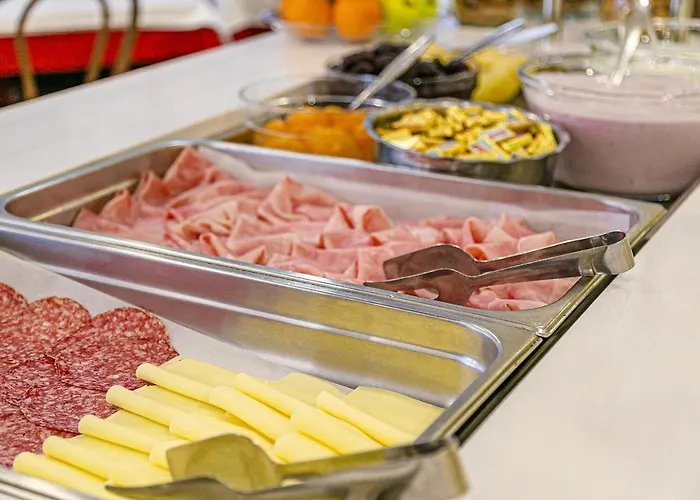 Metropolitan Hotel 3*