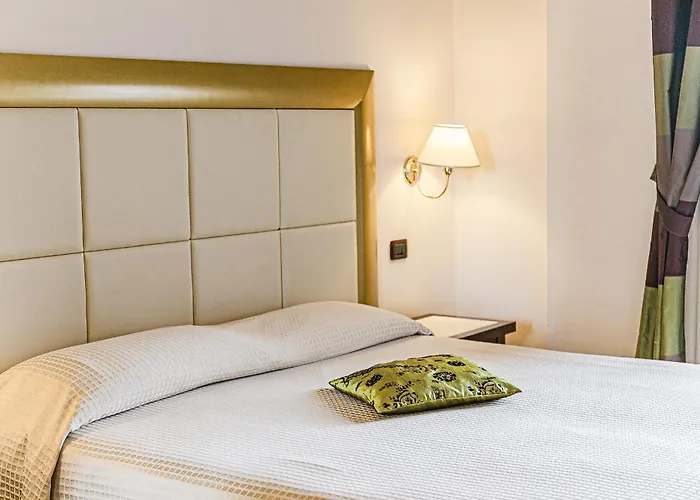 Metropolitan - Bianchi Hotell 3*